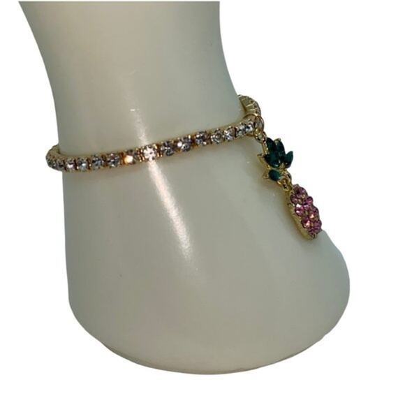 NWT Gold-Tone Green Pink Pineapple Rhinestone Beaded Stretch Bracelet - Picture 2 of 8